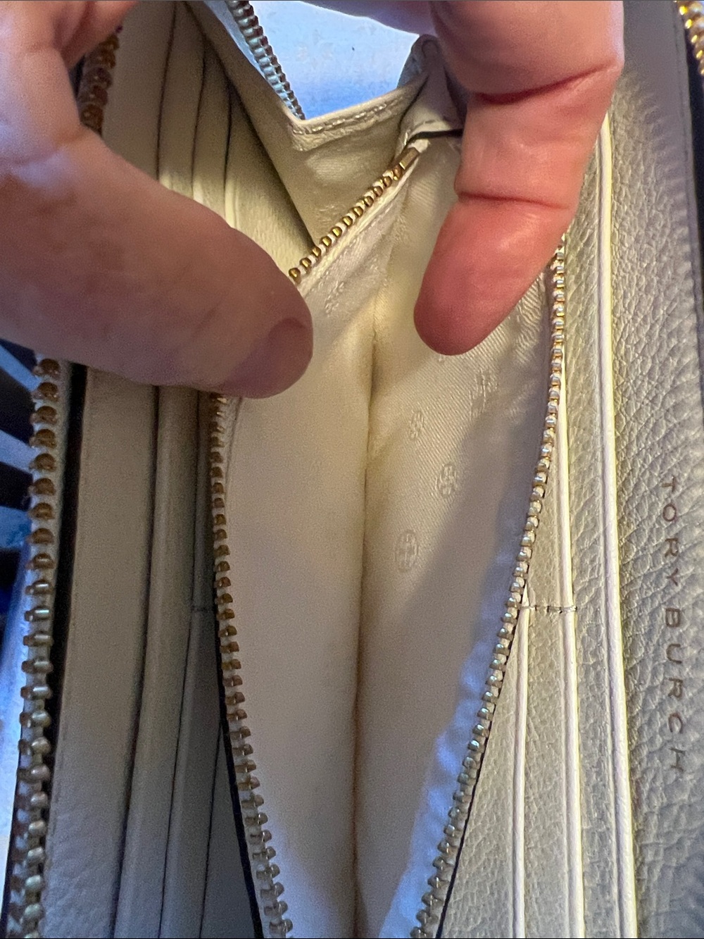 Tory Burch White PebbledShoulder Tote with With wallet Bombe T. Rare - Picture 8 of 10